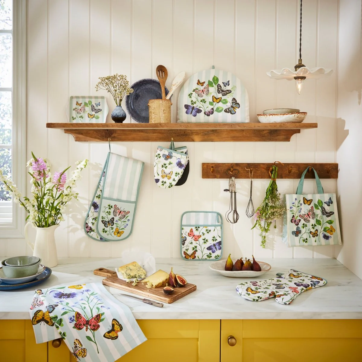 Butterfly Grove Cotton Apron - Image 3